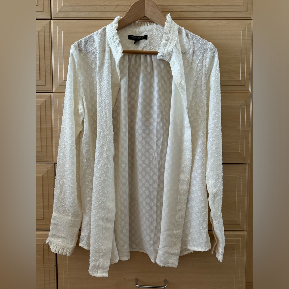 BR Off white button down top